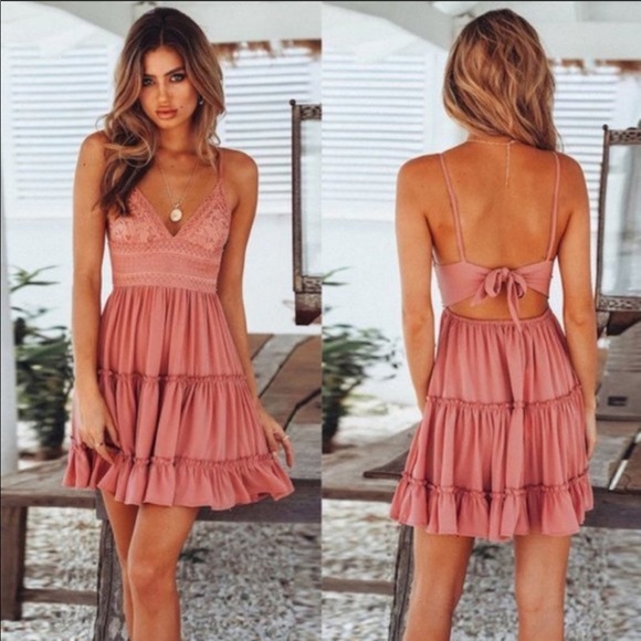 Dresses & Skirts - Romantic Ruffled Bow-Tie Back Dress